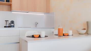 Refrigerador, microondas, horno, lavavajillas