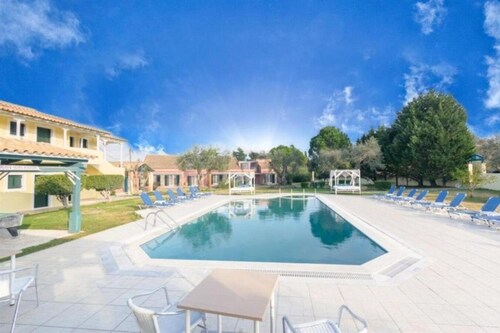 Royal Garden Apartments