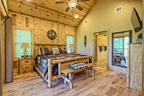 4 slaapkamers, een strijkplank/strijkijzer, wifi, beddengoed