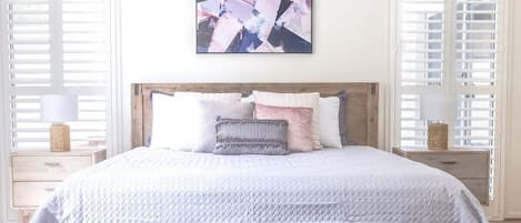 5 bedrooms, desk, iron/ironing board, travel cot