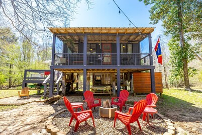 Riverfront Cottage - Get Away from It All! 