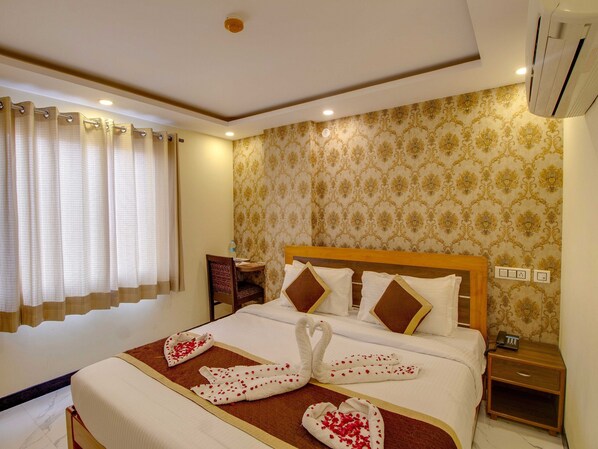 Executive Room | Desk, free WiFi - Jasoda Heritage Hotel Near Hawa Mahal (Jaipur)