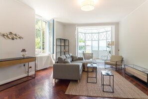 Family Apartment | Living area | 48-inch Smart TV with satellite channels, TV - Como Lake Vista by My Home in Como (Blevio)