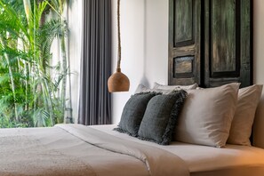 4 bedrooms, bed sheets