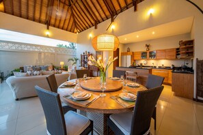 In-room dining - Peaceful Private Villa, 3 BR, Canggu With Staff (Canggu)