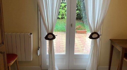 House in a cul-de-sac, very quiet village in Sarzeau enclosed garden