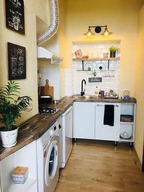 Fridge, microwave, coffee/tea maker, toaster