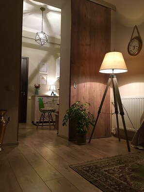 المنشأة من الداخل