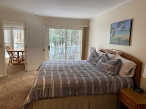 2 slaapkamers, een strijkplank/strijkijzer, wifi, beddengoed