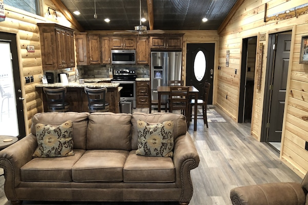 Televisor, llar de foc, altaveus intel·ligents i estèreo