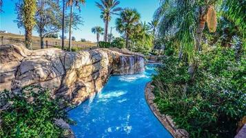 Piscine extérieure, piscine chauffée