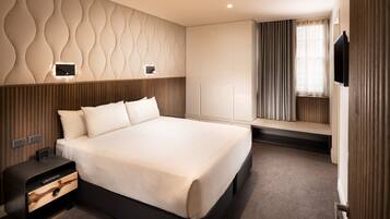 Minibar, in-room safe, individually furnished, desk