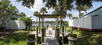 Dolphin Cove Cottage -2/2 & Pet Friendly!