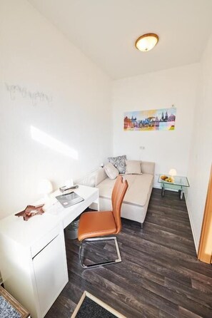 Deluxe Apartment | Living area | LCD TV - Aparthotel Wilma (Bremen)