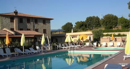 Appartement en Pomaia,terrace et jardin,Wi-Fi,piscine,bassin pour enfants,5 pers