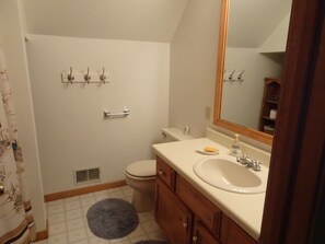 Combined shower/bathtub, hair dryer, towels, soap - Waterfront vacation home on Garrett Bay with private dock (summer season) (Ellison Bay)