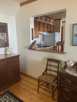 Fridge, microwave, oven, stovetop - Waterfront vacation home on Garrett Bay with private dock (summer season) (Ellison Bay)