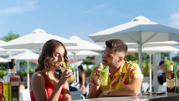 Poolside bar