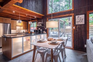 Dining - Chalet Norwegian, Turn Key Amenities + Pet Friendly + Hi Speed WiFi (Orford)