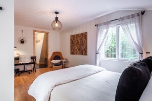 3 bedrooms, iron/ironing board, WiFi, bed sheets - Chalet Finland,  Turn Key Amenities + Pet Friendly + Dedicated Workspace with Hi Speed WiFi (Orford)