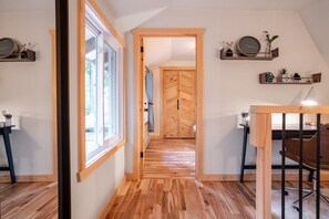 Interior - Chalet Stockholm,  Turn Key Amenities + Pet Friendly + Dedicated Workspace with Hi Speed WiF (Orford)