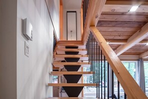 Interior - Chalet Stockholm,  Turn Key Amenities + Pet Friendly + Dedicated Workspace with Hi Speed WiF (Orford)