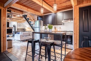 Interior - Chalet Stockholm,  Turn Key Amenities + Pet Friendly + Dedicated Workspace with Hi Speed WiF (Orford)