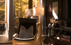 Interior - Chalet Oslo, Turn Key Amenities + Pet Friendly + Dedicated Workspace with Hi Speed WiF (Orford)