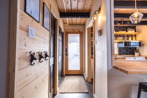 Interior - Chalet Denmark, Turn Key Amenities + Pet Friendly + Dedicated Workspace with Hi Speed WiF (Orford)