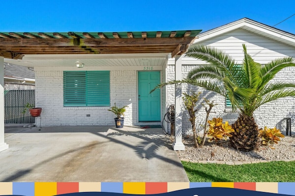 Welcome to Galveston Beach Lodge by BeachBox