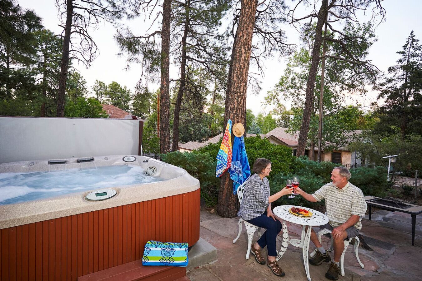 Bañera de hidromasaje al aire libre