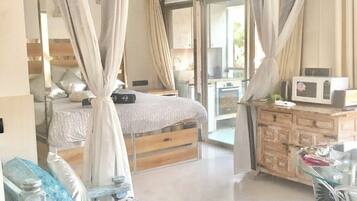 1 bedroom, iron/ironing board, free WiFi, bed sheets