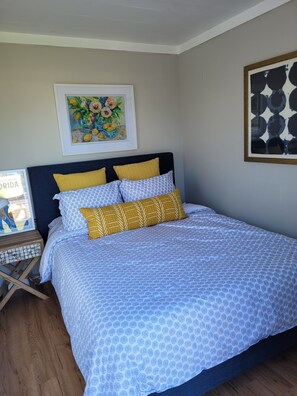 2 habitaciones, escritorio, wifi gratis y ropa de cama
