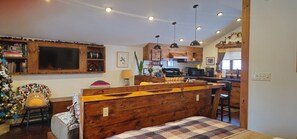 アイロン / アイロン台、WiFi (無料)、ベッドシーツ