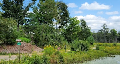 Adventures awaits You! Private Chalet near hiking trails, tubing, Gore Mtn.