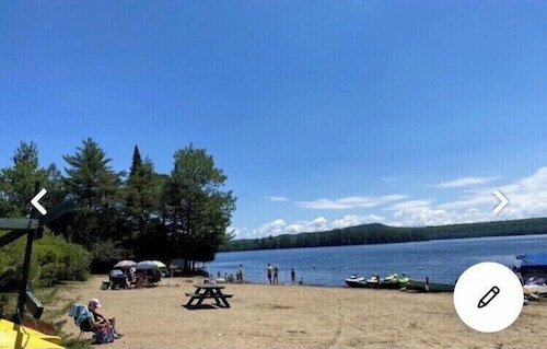 Cozy Chalet with First Lake access just minutes from town. Great Location