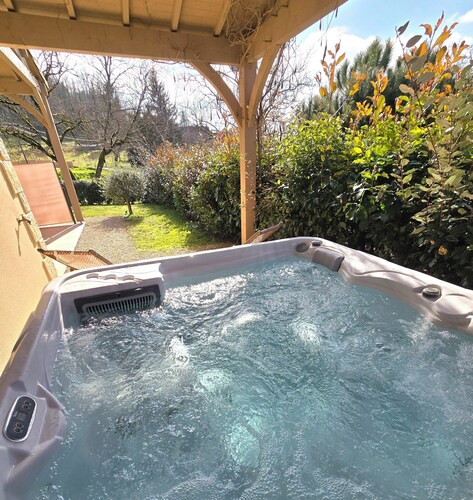LOU MIYA - Gîte Périgourdin 5kms from SARLAT, Air conditioning, Jacuzzi SPA WELLIS