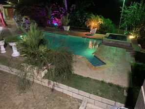 Piscina a l'aire lliure i piscina climatitzada 