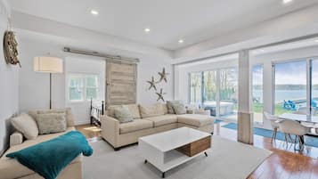 Smart TV, fireplace, video games, Netflix