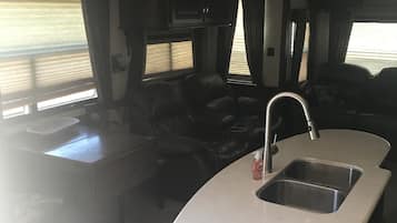 Basic Room, 1 King Bed | Private kitchen | Coffee/tea maker