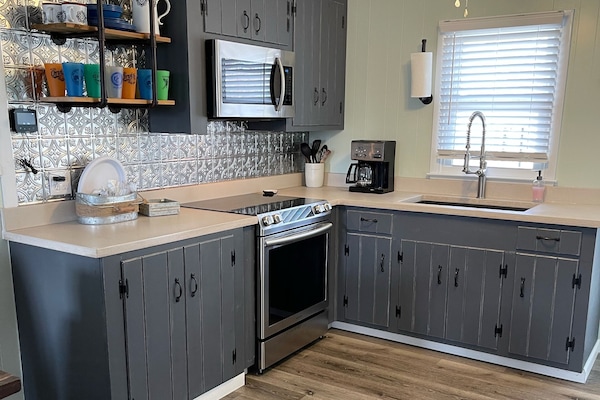 Refrigerador, microondas, horno, placa de cocina