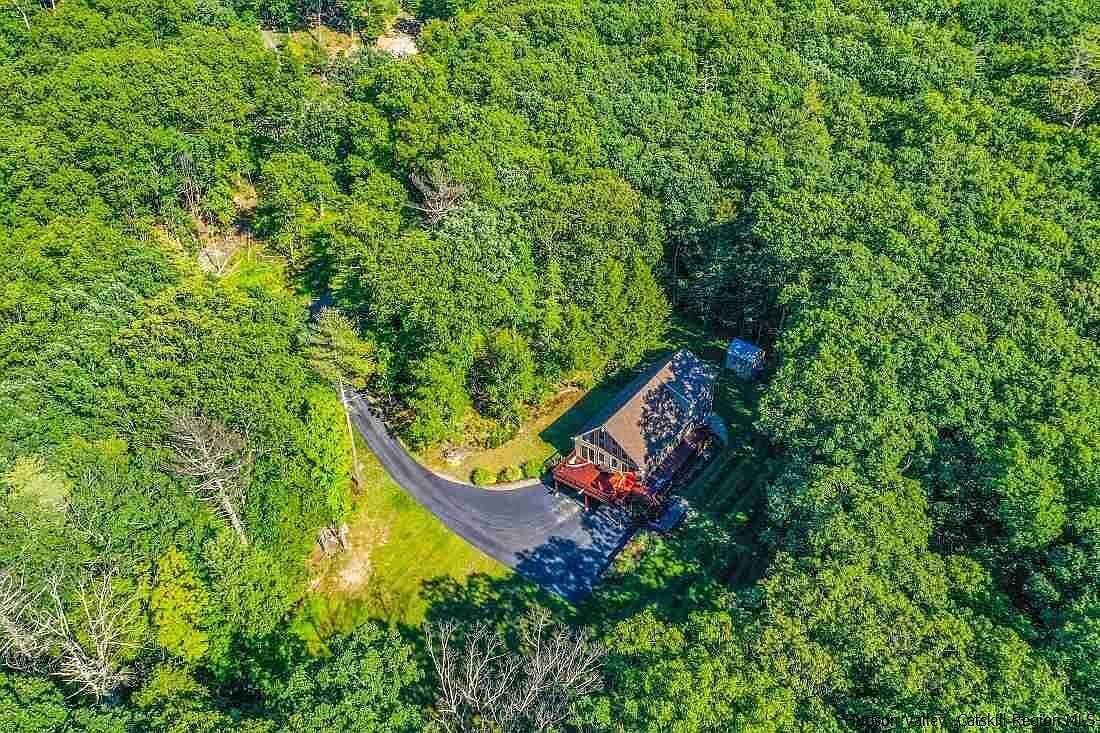 Spacious, cozy nature retreat near Woodstock and Kingston