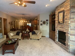 TV, fireplace, DVD player - RARE Bridges Bay POOLSIDE condo with LAKE VIEW! - Sleeps 8 (Arnolds Park)