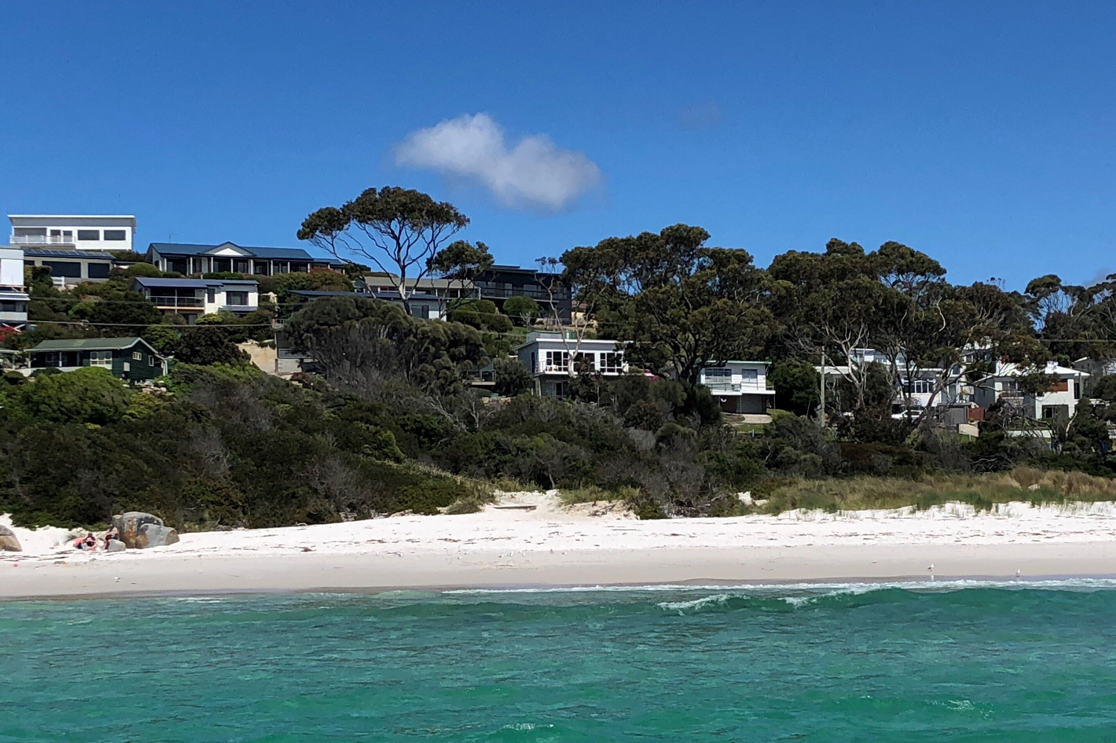 Playa en los alrededores y toallas de playa 