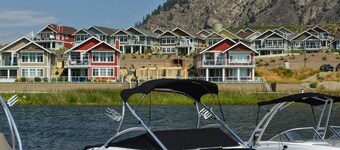 Peaceful, Modern Lake Cottage/A Sunny Retreat @ The Cottages on Osoyoos Lake 🌅