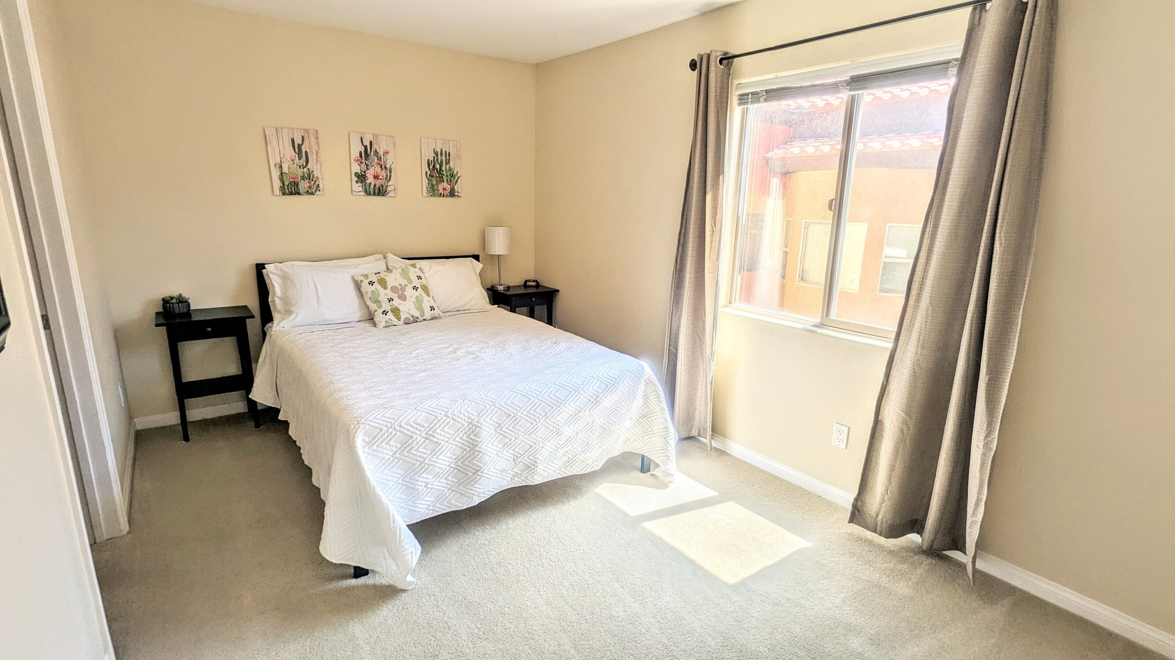 3 chambres, fer et planche à repasser, Wi-Fi gratuit, draps fournis