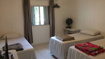 2 habitaciones, tabla de planchar con plancha y wifi gratis