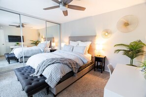 2 bedrooms, desk, iron/ironing board, WiFi