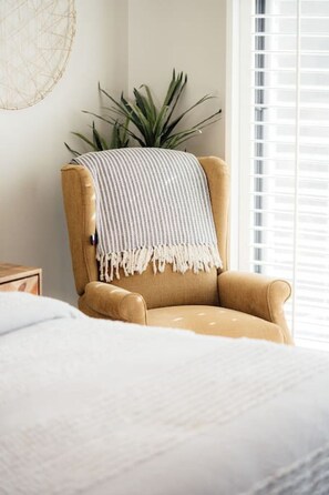 2 Schlafzimmer, Schreibtisch, Bügeleisen/Bügelbrett, WLAN