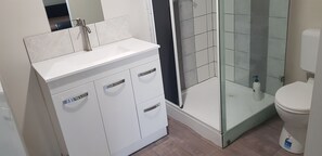 Bathroom - Perfectly peaceful place to relax.  Self-contained studio.  6 min t  Southport.  (Gaven)